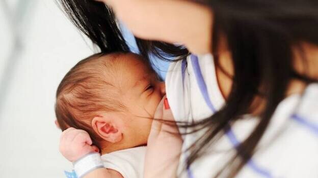El 70% de las españolas abandona la lactancia durante los primeros seis meses del bebé