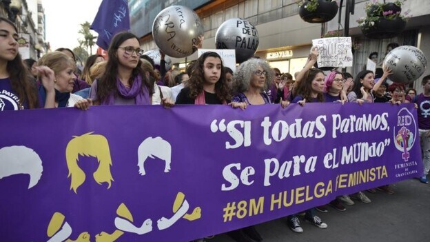 La oposición aplaude el rechazo feminista a la medalla de Clavijo
