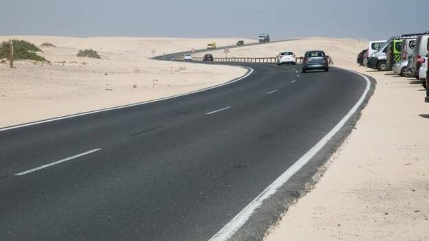 Un estudio evaluará el cierre de la carretera de las dunas de Corralejo