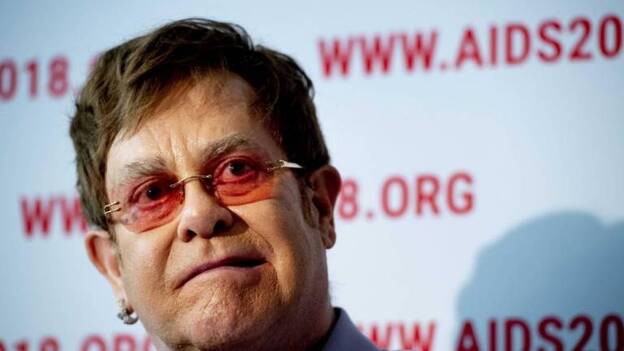 Elton John denuncia la discriminación a los homosexuales en Rusia y Oriente Medio