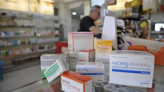 La OCU alerta a las farmacias: el ibuprofeno 600 requiere receta