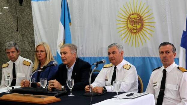 Argentina reconoce que no cuenta con medios para reflotar submarino