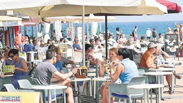 Canarias cierra el verano con casi 500.000 turistas extranjeros menos
