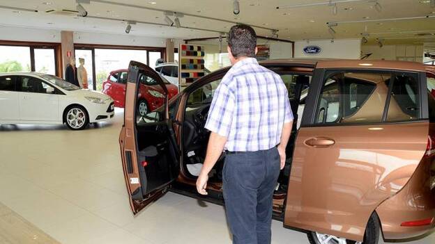 Canarias vende 400 coches menos en solo dos meses