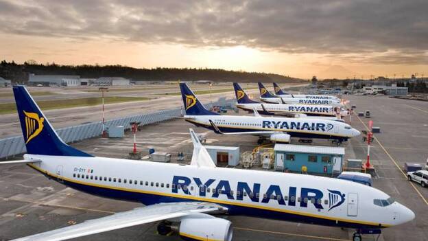 Ryanair despide a 250 empleados de sus oficinas
