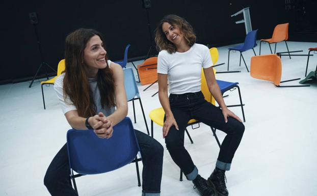 Bárbara Lennie e Irene Escolar, en una imagen promocional de 'Hermanas'/