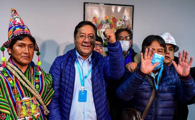 Luis Arce lidera el Movimiento al Socialismo del expresidente Evo Morales. 