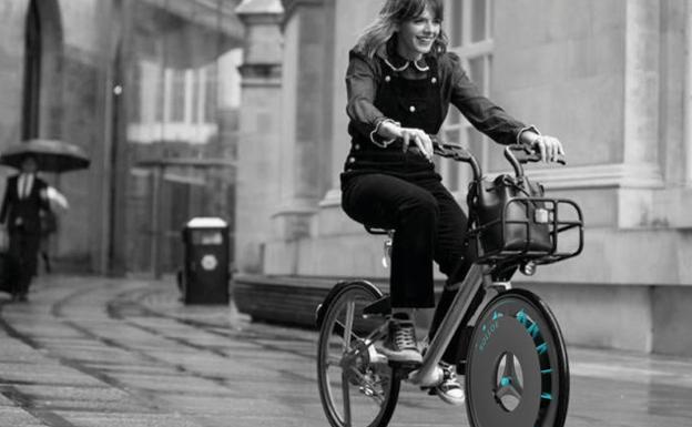 Rolloe, la rueda que limpia el rastro de contaminación de tu bicicleta