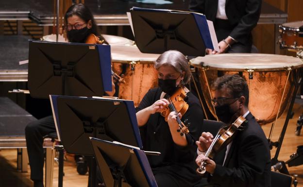 Imagen de un concierto de abono de la Orquesta Filarmónica de Gran Canaria, durante este mes de noviembre. / COBER SERVICIOS AUDIOVISUALES