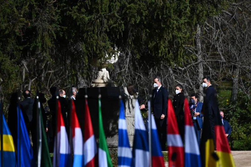 El rey Felipe VI de España, la reina Letizia de España y el presidente del Gobierno, Pedro Sánchez, asisten a una ceremonia con motivo del Día Europeo en Memoria de las Víctimas del Terrorismo