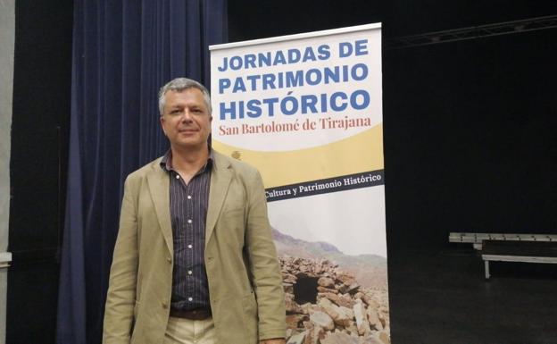 El historiador Germán Santana, tras su conferencia en las jornadas. / C7