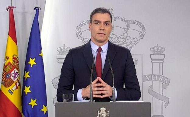 El presidente del Gobierno, Pedro Sánchez anuncia por televisión, el 13 de marzo, la aprobación del decreto que declara el Estado de Alarma en toda España 