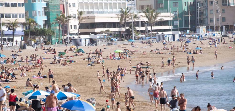 El uso de mascarillas en la playa «dañará la imagen turística» de España
