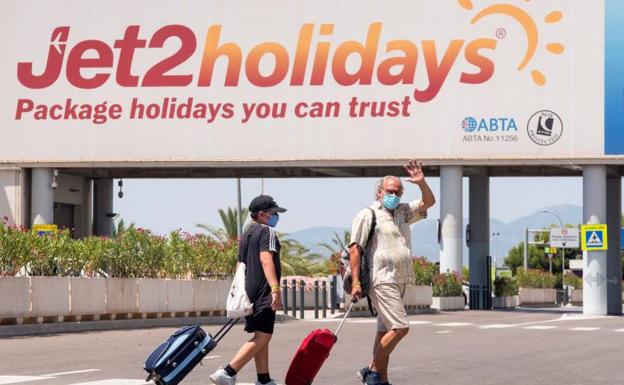 Jet2 no retomará vuelos con España hasta el 24 de junio ante la incertidumbre y falta de claridad del plan de desescalada del Gobierno británico. 