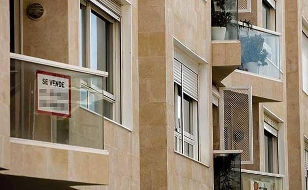 Canarias lidera la caída de la compraventa de viviendas al bajar un -16,2%