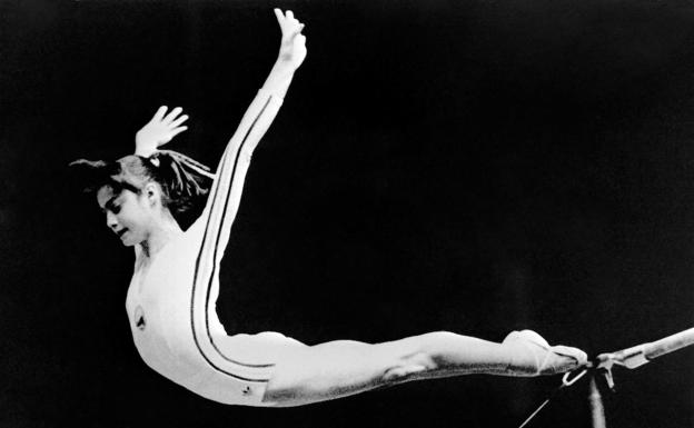 Nadia Comaneci obtuvo en los Juegos de Montreal, en 1976, el primer 10 de la historia. 