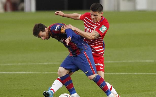 Leo Messi, en un lance del partido Barcelona-Granada. /reuters