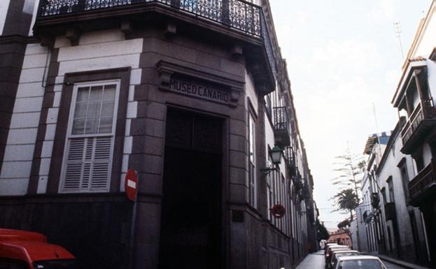 Fachada de El Museo Canario. 