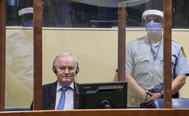 El exgeneral serbobosnio Ratko Mladic, este martes en el Tribunal Internacional de La Haya./AFP