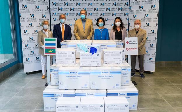 El Colegio de Médicos de Las Palmas dona 60.000 mascarillas y 20.000 guantes