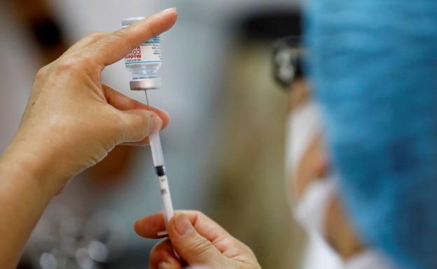 Suspendidos ensayos en humanos con una de las vacunas españolas