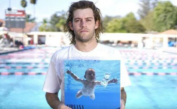 Spencer Elden, el niño de la portada de Nevermind, demanda a Nirvana por pornografía infantil