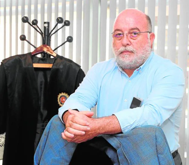 El magistrado grancanario Arcadio Díaz Tejera, en una imagen tomada en su despacho. / C7