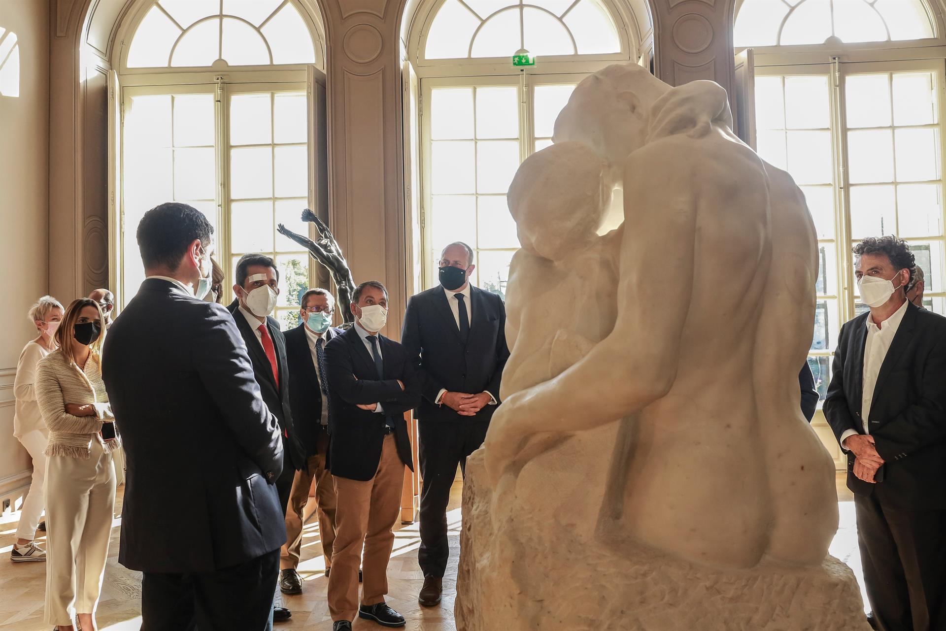 Visita de la delegacion del gobierno de Tenerife al Museo Rodin en Paris.
