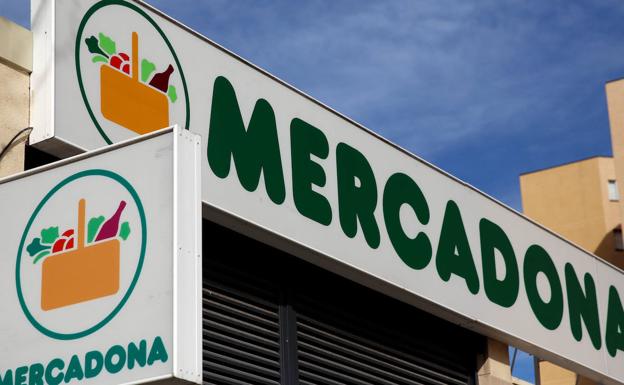 Logo de Mercadona en un supermercado de la cadena. /Reuters