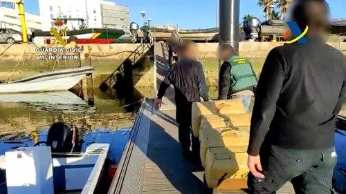 Diecisiete detenidos e incautados 2.780 kilos de hachís en la costa de Huelva