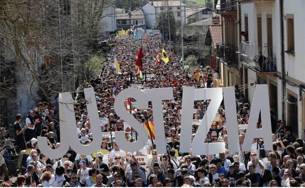 Manifestación por los condenados celebrada en Altsasu en 2019. /efe