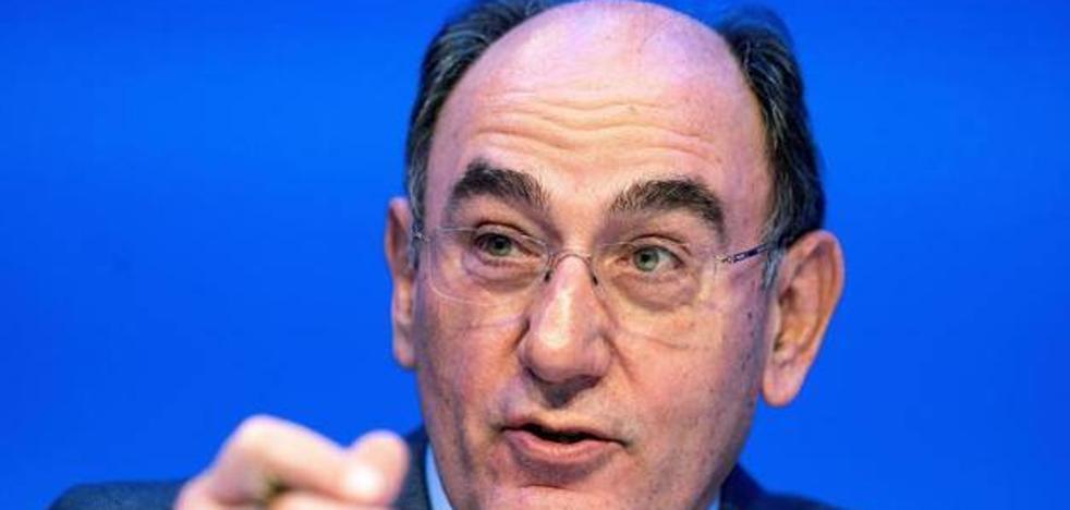 The judge keeps Sánchez Galán charged for the Villarejo case