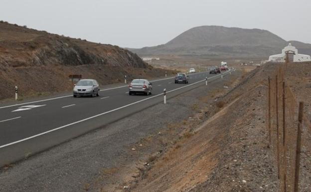 Carretera general a la altura de Pozo Negro, una de las más transitadas para accerder a Jandía. /C7