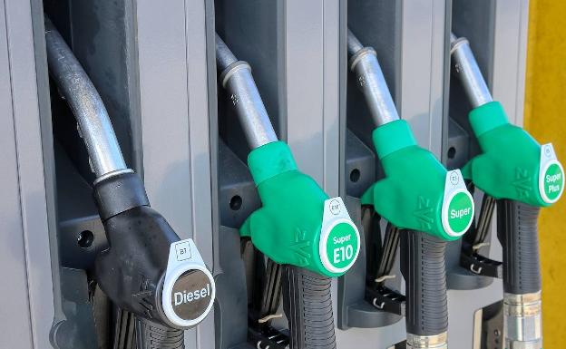 El precio de combustibles y electricidad frena la compra de coches en España