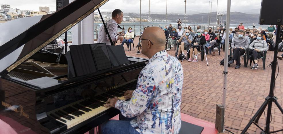 The piano takes over the capital of Gran Canaria with 60 street parties