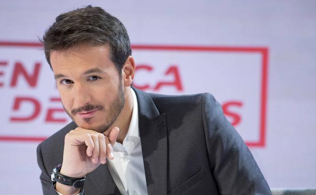 El presentador de Mediaset, Diego Losada, en el plató de 'En boca de todos'. 