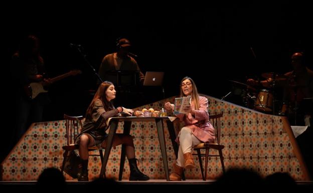 Adriana Ugarte and María de Vigo, in 'I killed Kurt Cobain'.  /C7