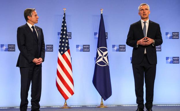 El secretario de Estado de EE UU, Antony Blinken, y el secretario general de la OTAN, Jens Stoltenberg, este miércoles en Bruselas./Reuters