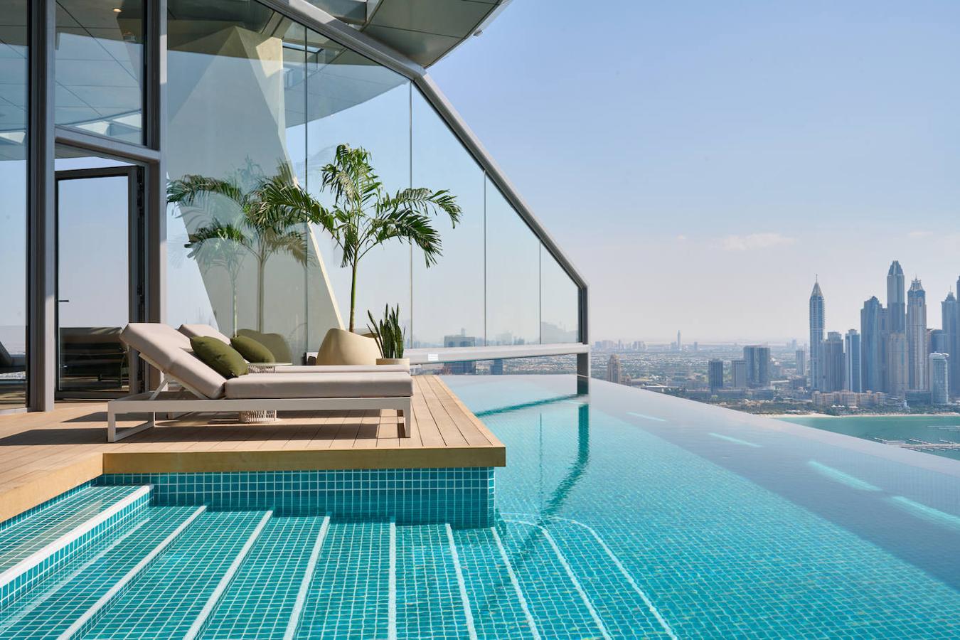 9. Vistas de Dubái desde la piscina más alta del mundo