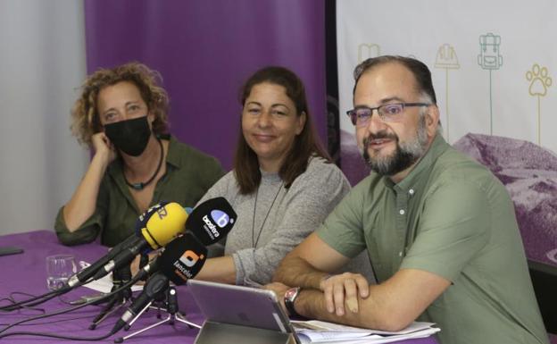 Rueda de prensa de representantes de Podemos en el Cabildo. 