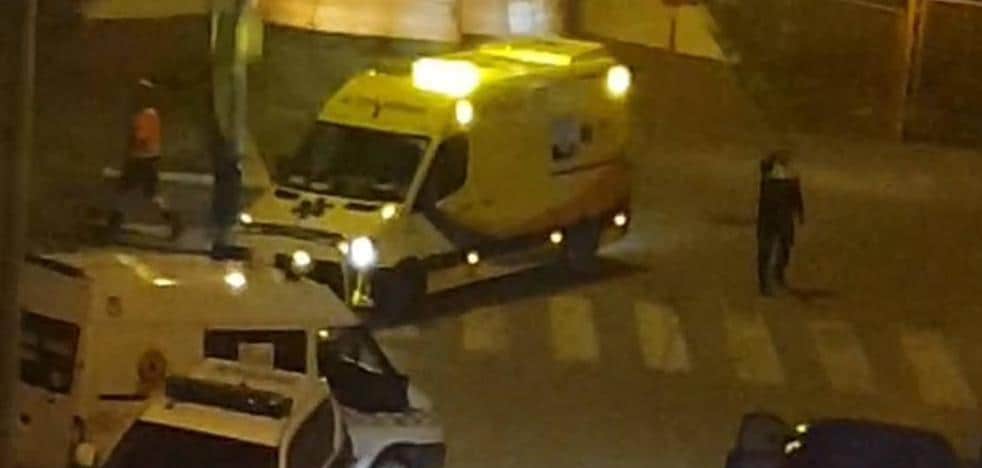 He dies run over by a train while trying to rescue his dog in Malaga