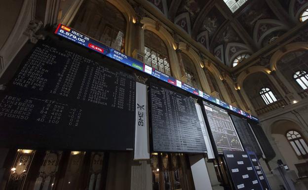 Listing screens on the Madrid Stock Exchange. 