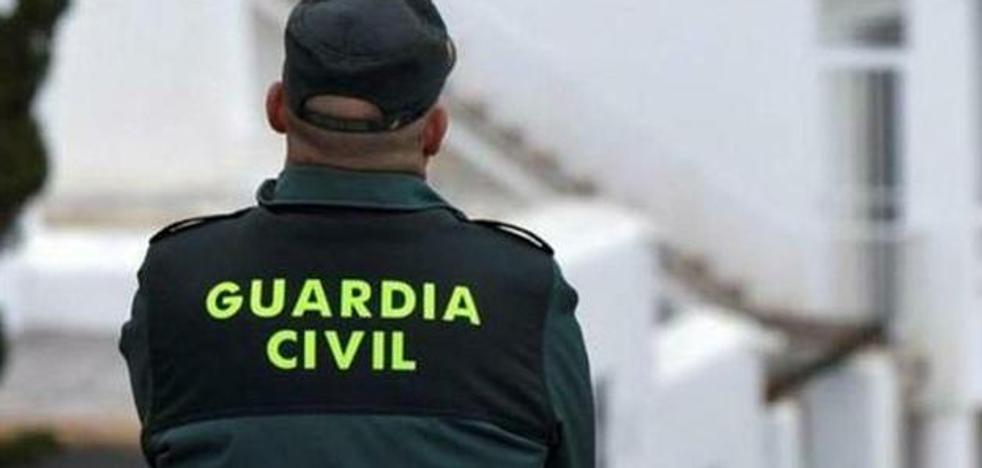 In critical condition a woman after the alleged attack of her husband in A Coruña