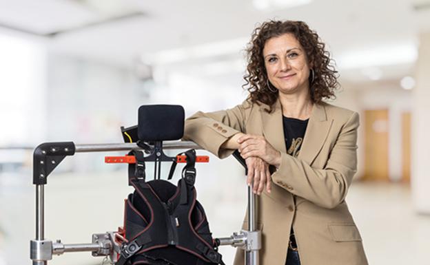 Elena García Armada ha diseñado el primer exoesqueleto infantil adaptable del mundo./epo