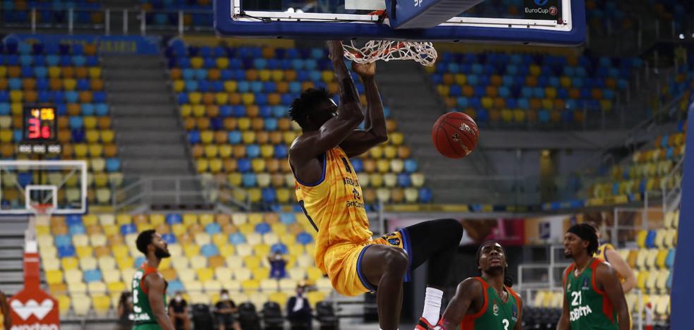Khalifa Diop is still at Granca to reinforce the inside game
