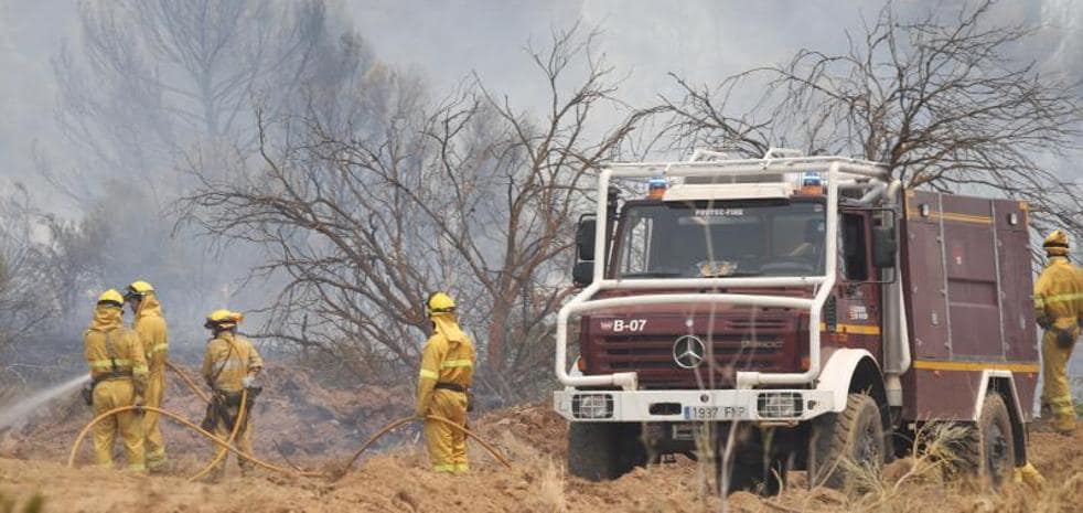 A fire with 14,000 hectares burned in Zaragoza extends the alarm to the entire northern half
