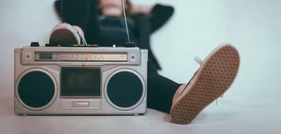 Generation Z does not connect (with) the radio