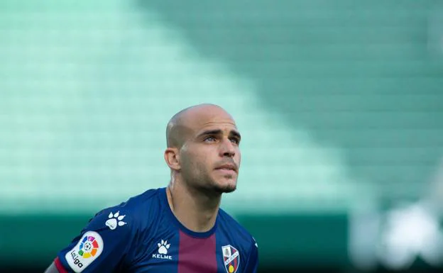 Sandro, en un partido con el Huesca. 
