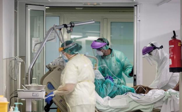 Canarias reajusta los datos de hospitalizados por covid y cuenta la mitad que el Ministerio