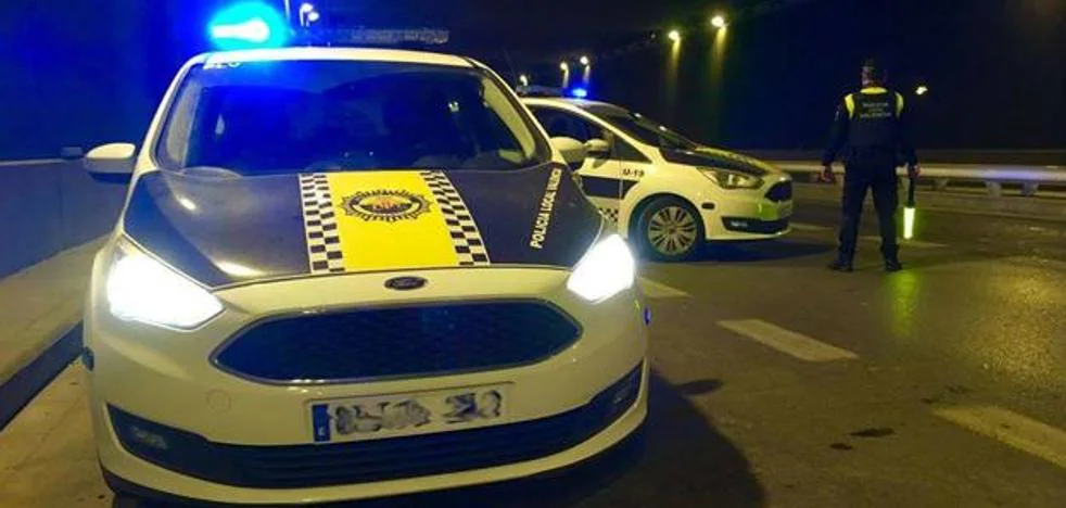 A policeman dies in Alicante when rescuing a man trapped in his car by the rains